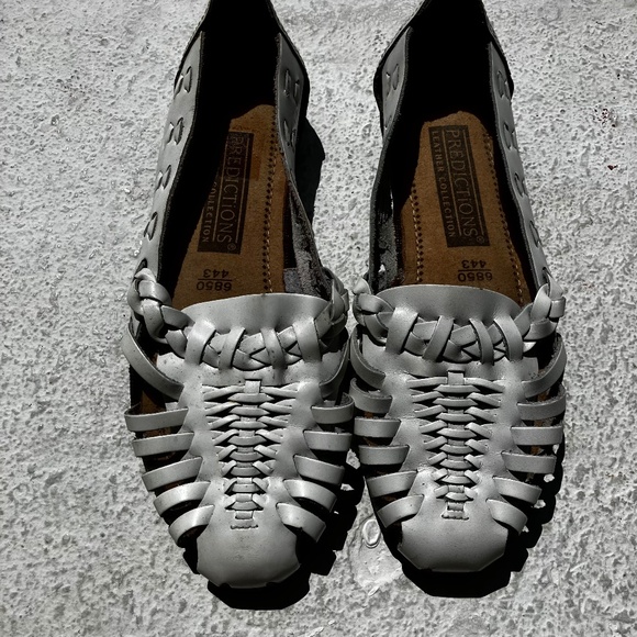 Predictions Metallic Silver Woven Sandals - Picture 1 of 6